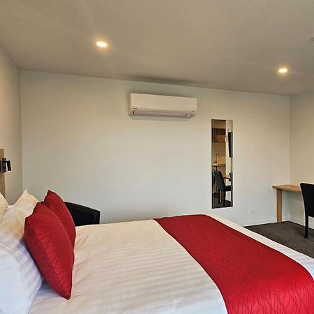 Alps Motel & Apartments Туизъл Екстериор снимка