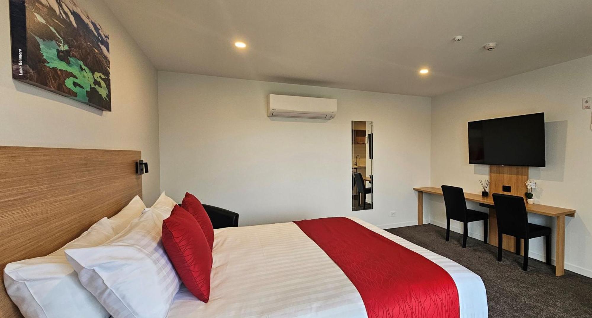 Alps Motel & Apartments Туизъл Екстериор снимка