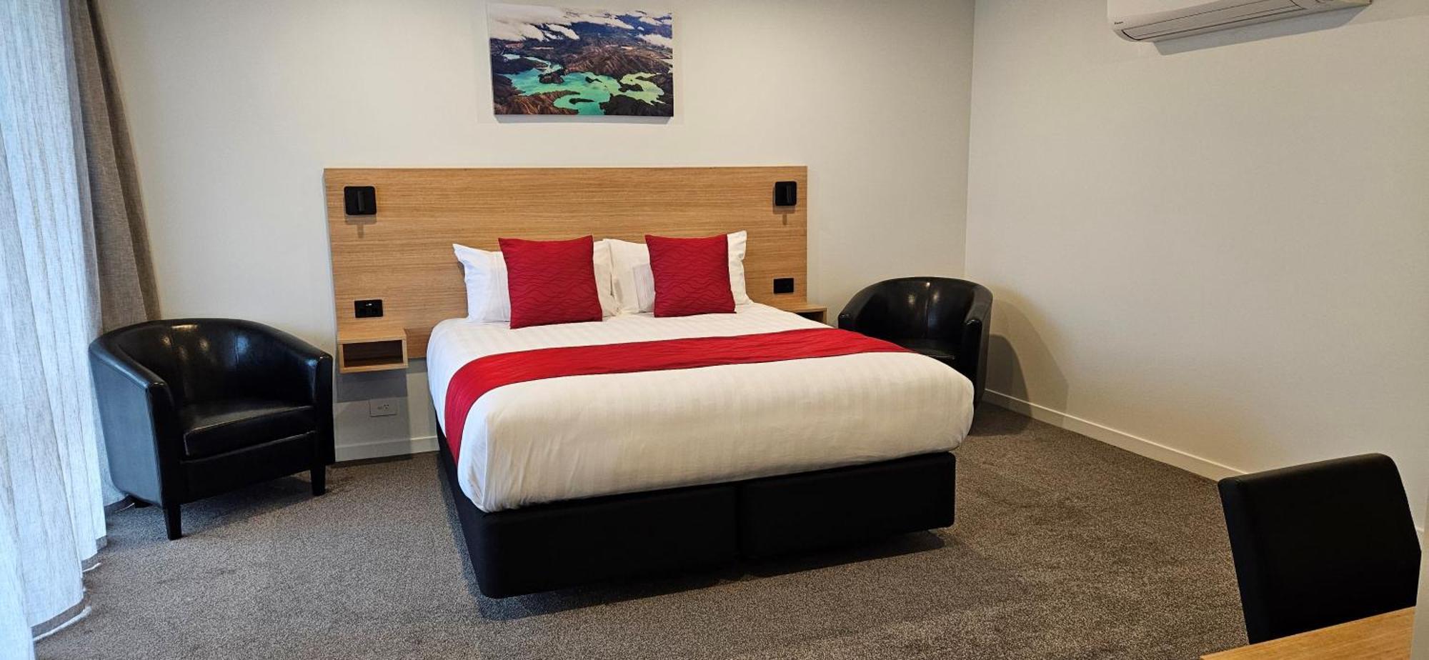 Alps Motel & Apartments Туизъл Екстериор снимка